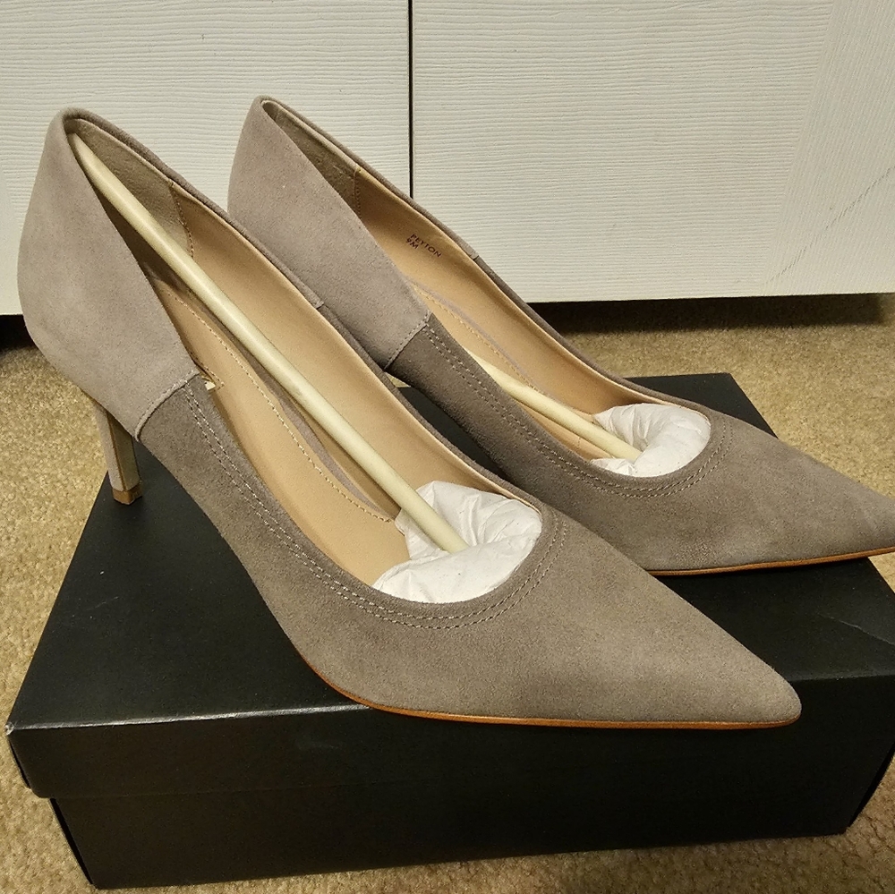 Tahari Peyton heels